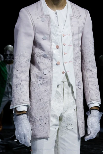 Look 75